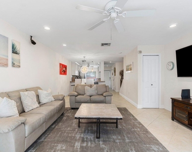 842 Se 19th Avenue - Photo Thumbnail 10
