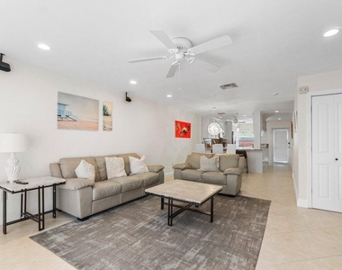 842 Se 19th Avenue - Photo Thumbnail 9