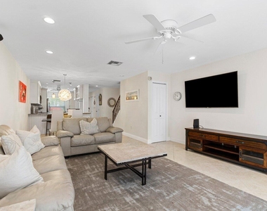 842 Se 19th Avenue - Photo Thumbnail 11
