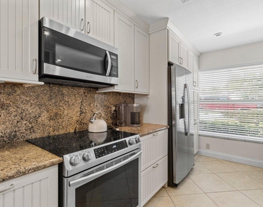 842 Se 19th Avenue - Photo Thumbnail 7