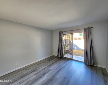 1168 E Cochise Drive - Photo Thumbnail 14