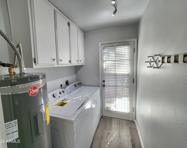 1168 E Cochise Drive - Photo Thumbnail 7