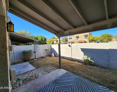 1168 E Cochise Drive - Photo Thumbnail 16