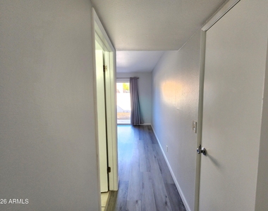 1168 E Cochise Drive - Photo Thumbnail 11