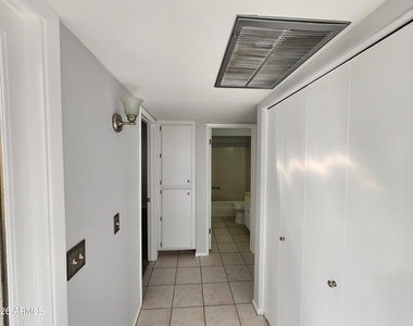1168 E Cochise Drive - Photo Thumbnail 3