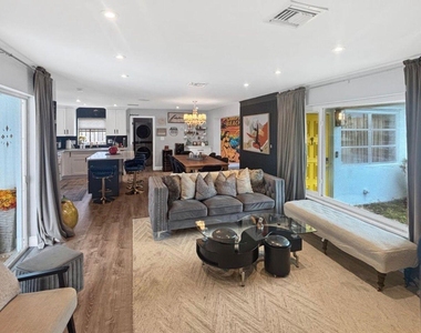 100 Sw 17th Street - Photo Thumbnail 2