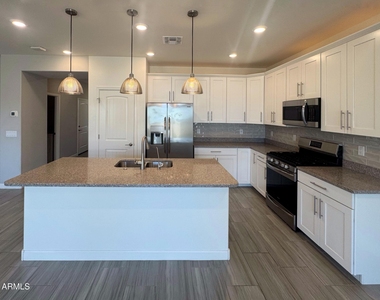 4707 N 204th Lane - Photo Thumbnail 8