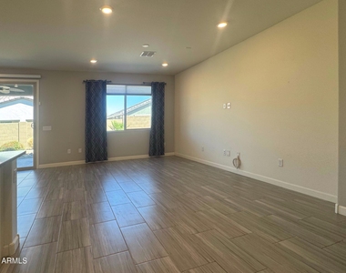4707 N 204th Lane - Photo Thumbnail 6