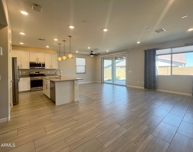4707 N 204th Lane - Photo Thumbnail 7