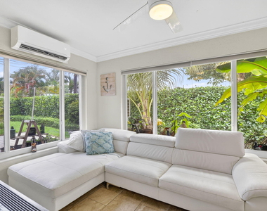 3207 Marine Drive - Photo Thumbnail 13