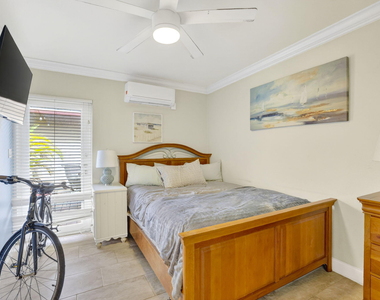 3207 Marine Drive - Photo Thumbnail 15