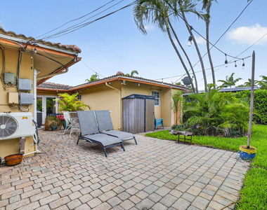 3207 Marine Drive - Photo Thumbnail 22