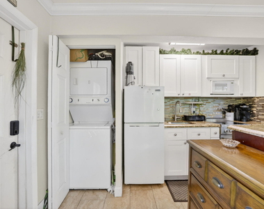 3207 Marine Drive - Photo Thumbnail 7