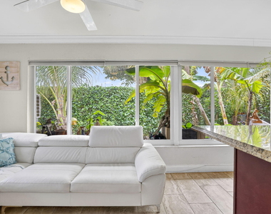 3207 Marine Drive - Photo Thumbnail 14