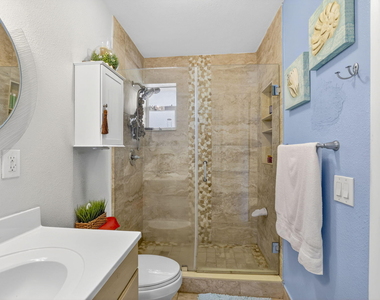 3207 Marine Drive - Photo Thumbnail 18