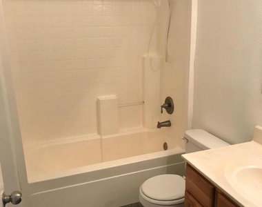 1406 W Emerald Avenue - Photo Thumbnail 9