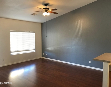 1406 W Emerald Avenue - Photo Thumbnail 6