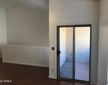 1406 W Emerald Avenue - Photo Thumbnail 10