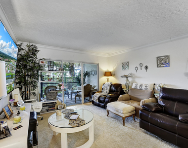 4040 Crystal Lake Drive - Photo Thumbnail 7