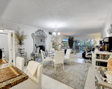 4040 Crystal Lake Drive - Photo Thumbnail 5