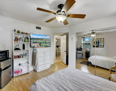 4040 Crystal Lake Drive - Photo Thumbnail 18