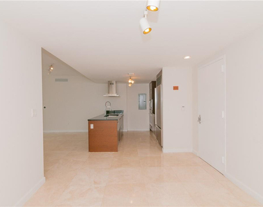465 Brickell Avenue - Photo Thumbnail 15