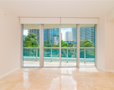 465 Brickell Avenue - Photo Thumbnail 18
