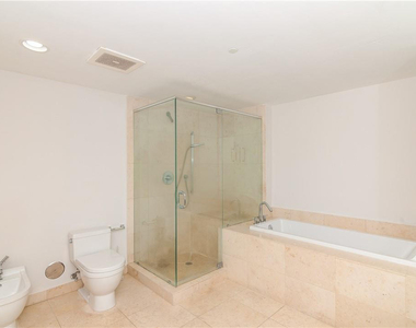 465 Brickell Avenue - Photo Thumbnail 23