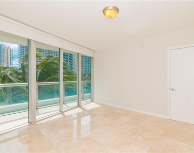 465 Brickell Avenue - Photo Thumbnail 19