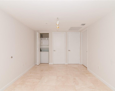 465 Brickell Avenue - Photo Thumbnail 30