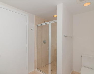465 Brickell Avenue - Photo Thumbnail 28