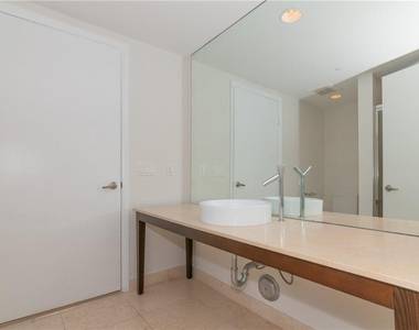 465 Brickell Avenue - Photo Thumbnail 29