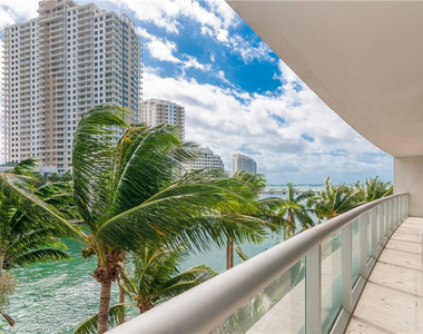 465 Brickell Avenue - Photo Thumbnail 1