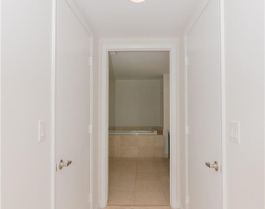465 Brickell Avenue - Photo Thumbnail 22