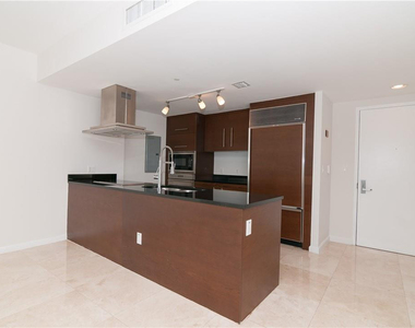 465 Brickell Avenue - Photo Thumbnail 10
