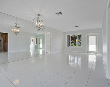 2475 Ne 214th Street - Photo Thumbnail 10