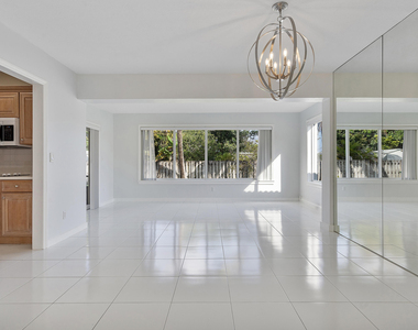 2475 Ne 214th Street - Photo Thumbnail 5