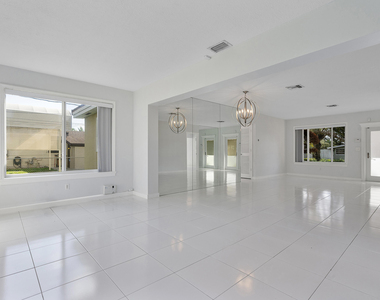 2475 Ne 214th Street - Photo Thumbnail 8