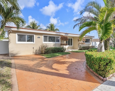 2475 Ne 214th Street - Photo Thumbnail 2