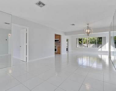 2475 Ne 214th Street - Photo Thumbnail 4