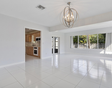 2475 Ne 214th Street - Photo Thumbnail 6