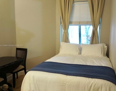 878 Lavender Circle - Photo Thumbnail 15