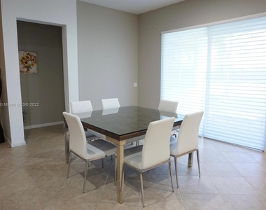 878 Lavender Circle - Photo Thumbnail 11