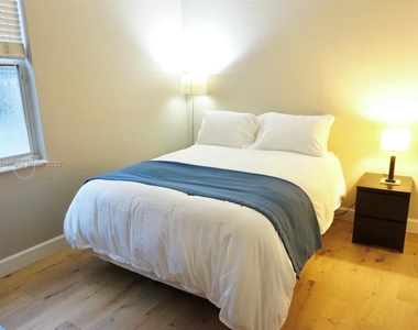 878 Lavender Circle - Photo Thumbnail 16