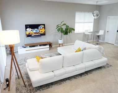 878 Lavender Circle - Photo Thumbnail 1