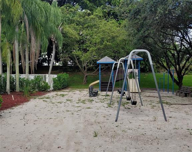 7913 Sanibel Drive - Photo Thumbnail 11