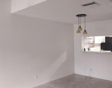 7913 Sanibel Drive - Photo Thumbnail 5