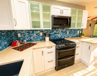 801 Se 7th Street - Photo Thumbnail 5