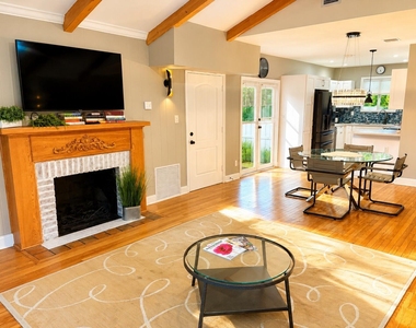 801 Se 7th Street - Photo Thumbnail 2