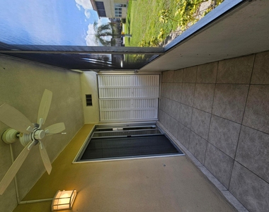 211 E Saxony Lane - Photo Thumbnail 14